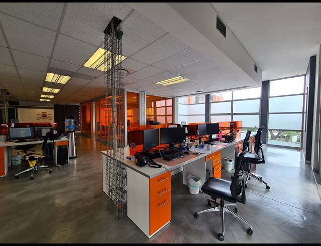 296M² OFFICE TO LET IN BRYANSTON